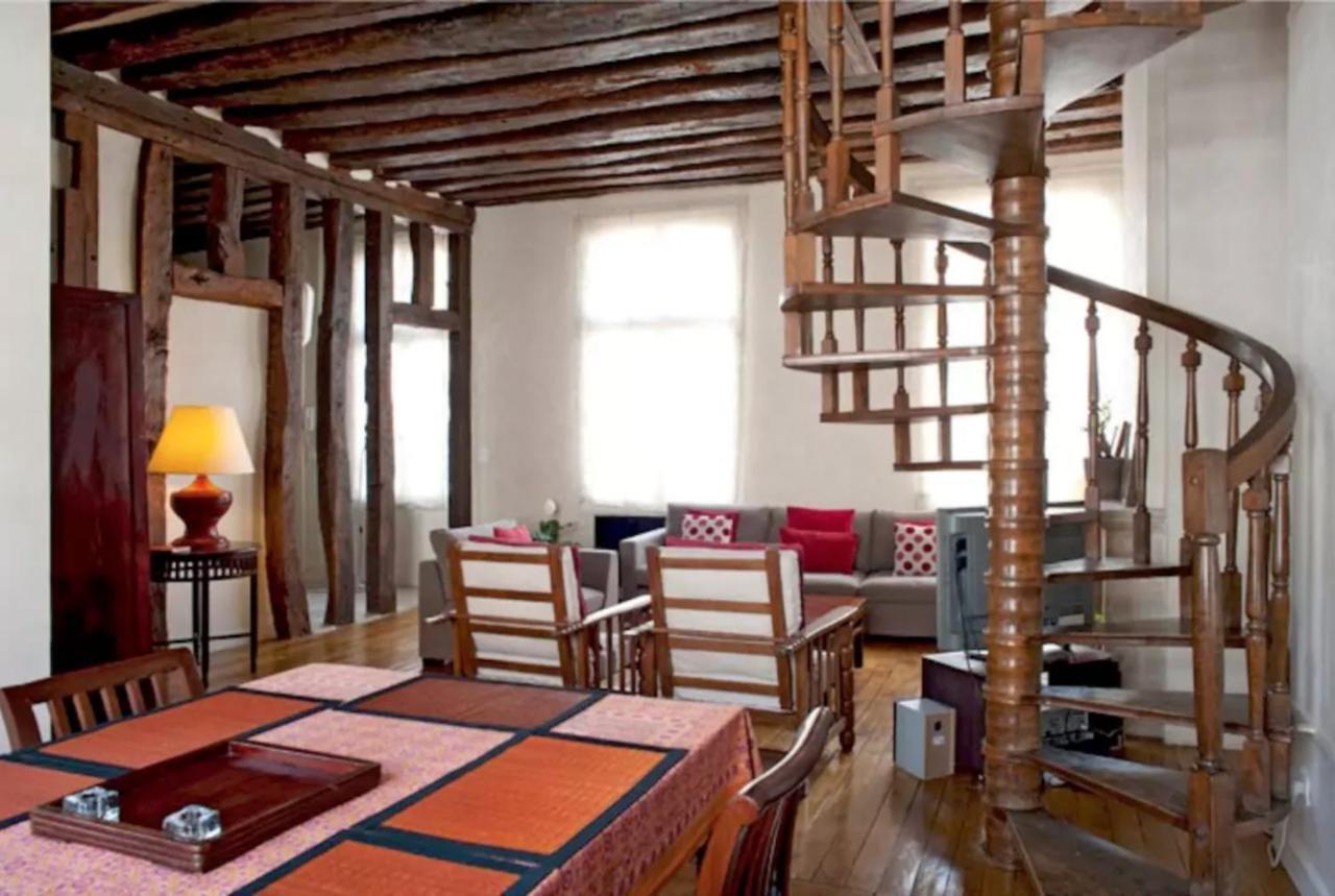 パリCharming Cosy Triplex In Trendy Maraisアパートメント エクステリア 写真